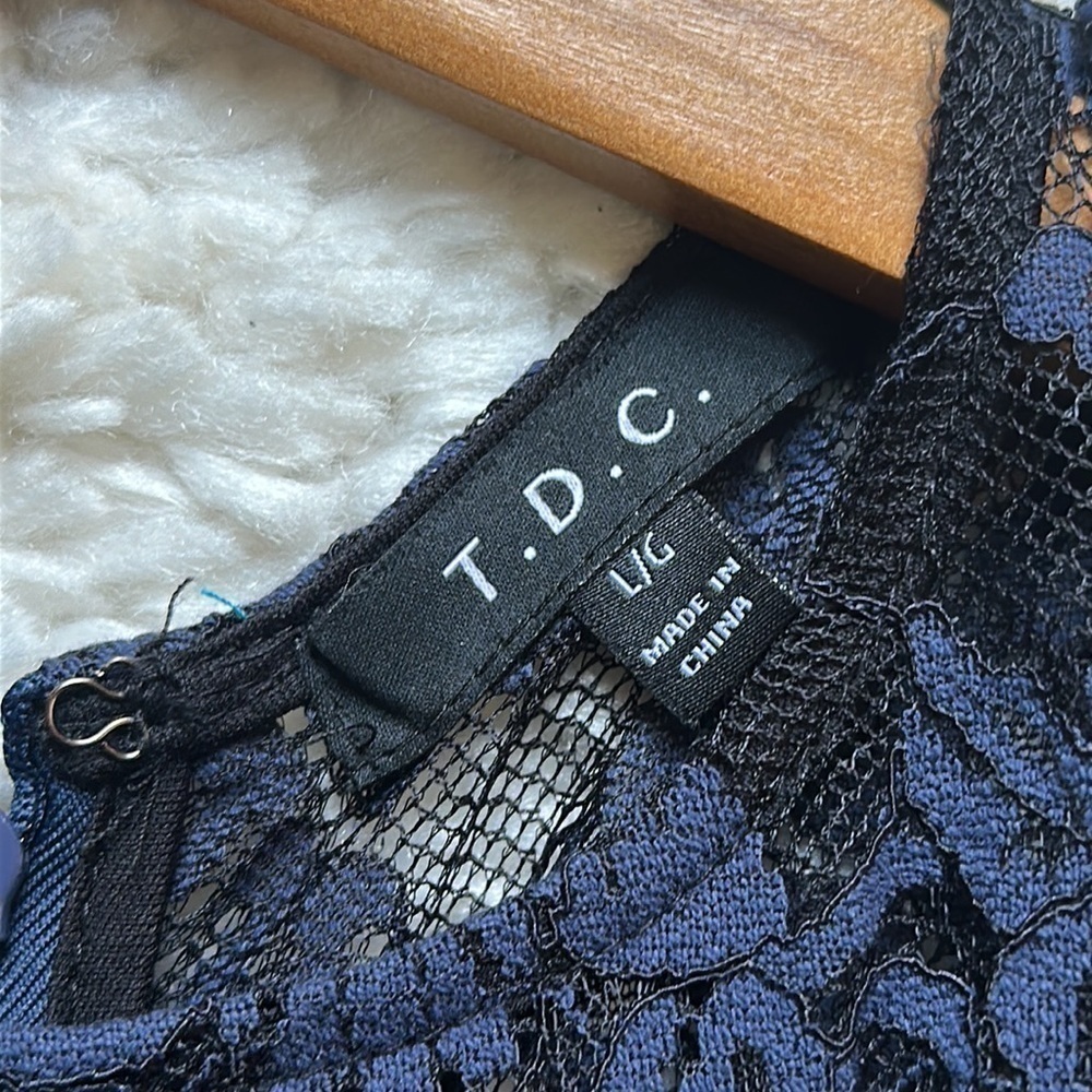 T.D.C navy lace cold shoulder fitted mermaid ruffle party cocktail midi dress - Picture 4 of 7